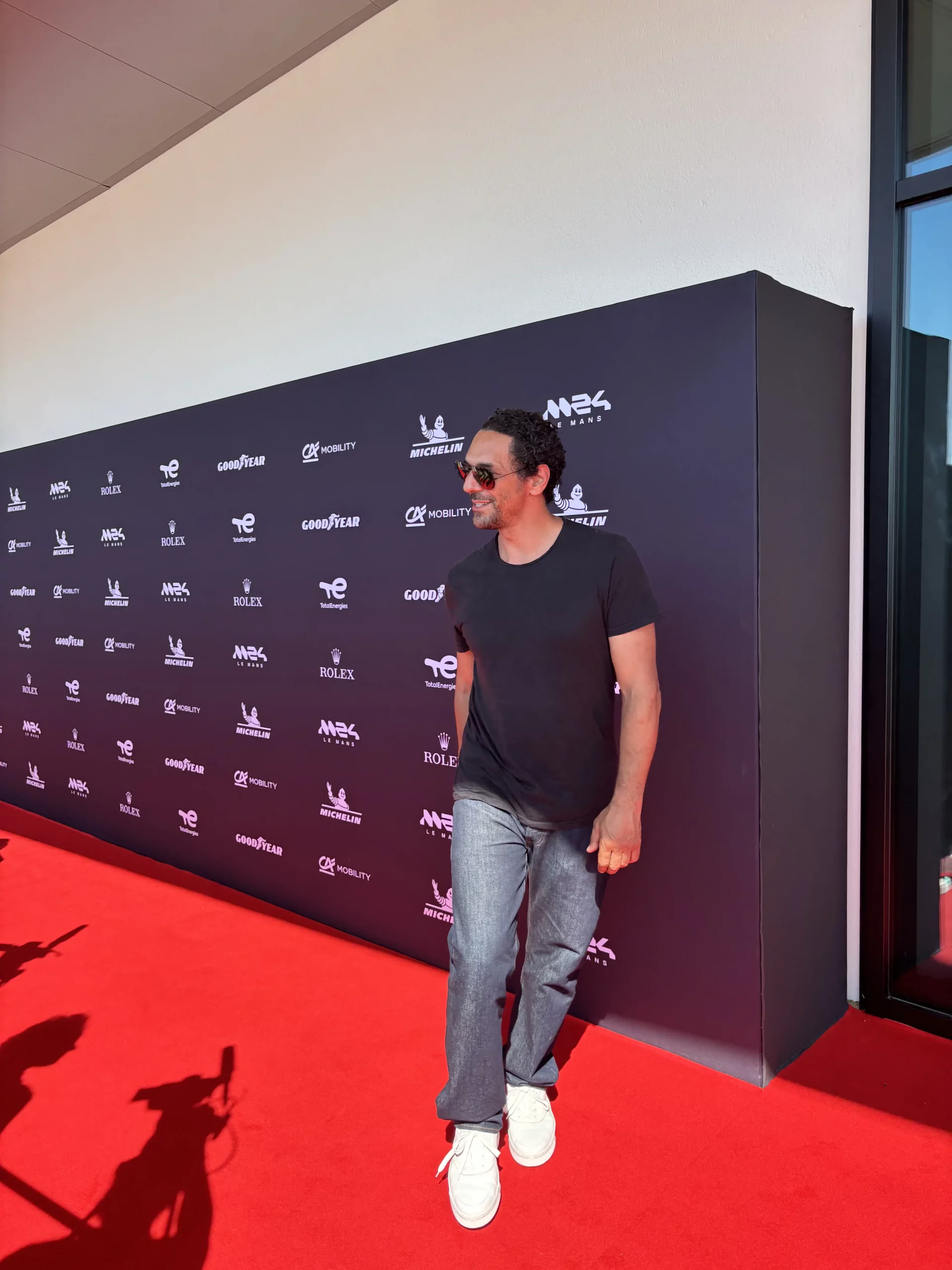 Tomer Sisley sur le tapis rouge de l'inauguration du musée M24 au Mans