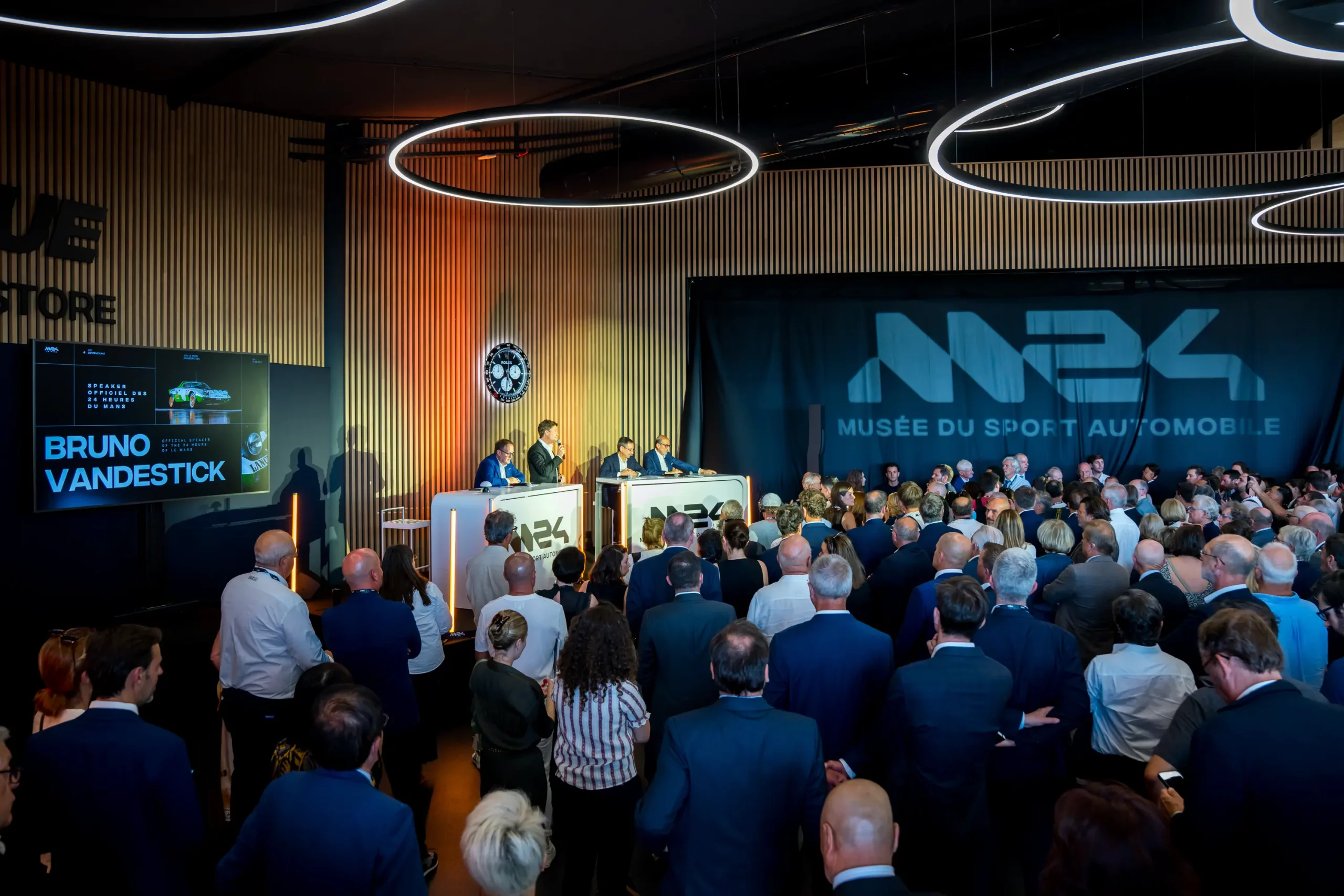 Discours inaugural du musée M24 devant les invités au Circuit des 24 Heures du Mans
