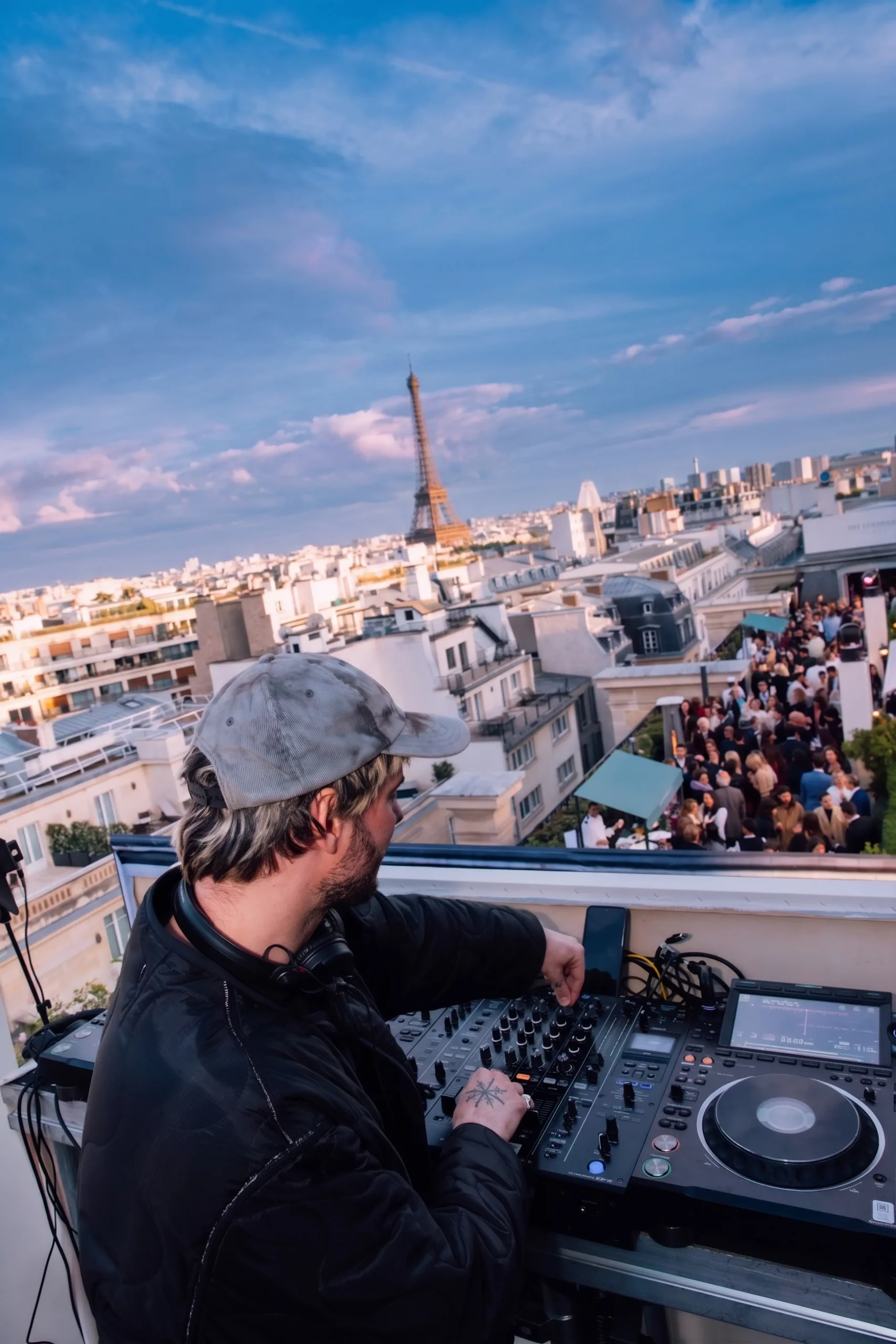 Soirée d'ouverture du rooftop L'Heure Dorée — Peninsula Paris